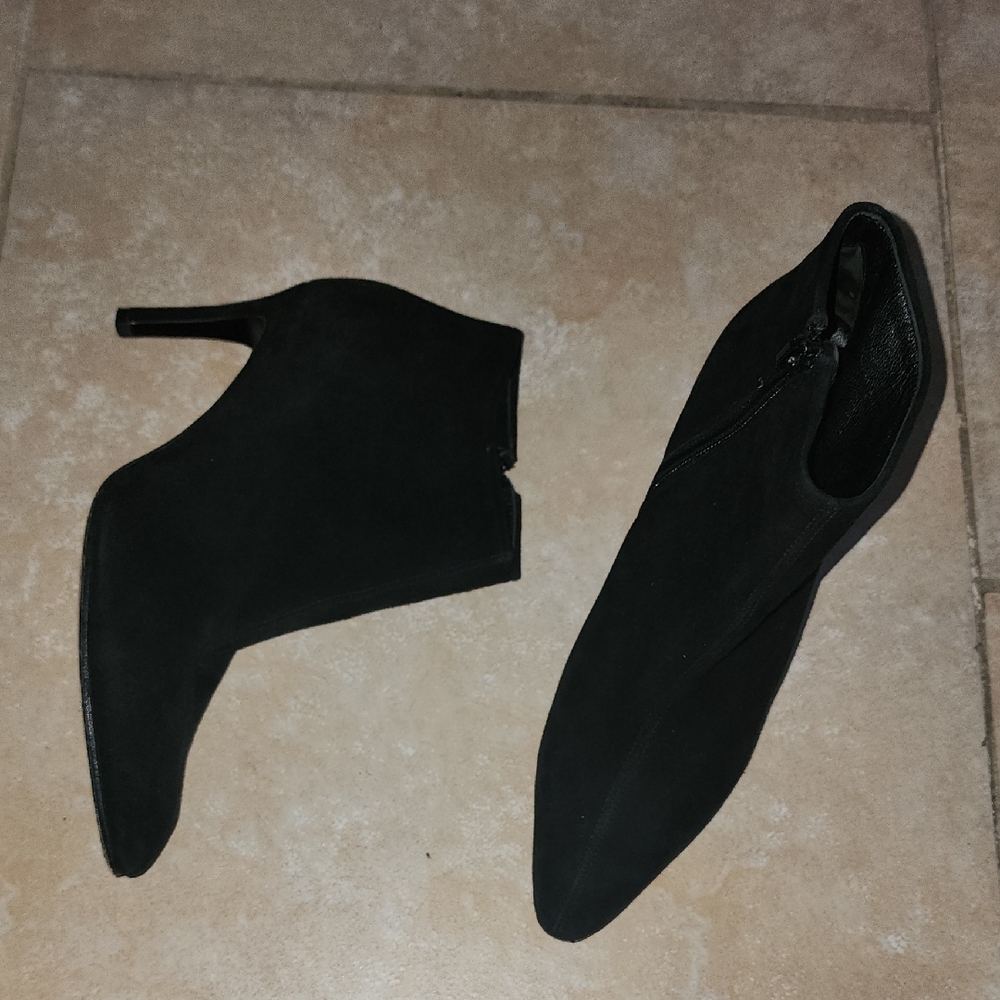 Yves Saint Laurent Black Ankle Boots